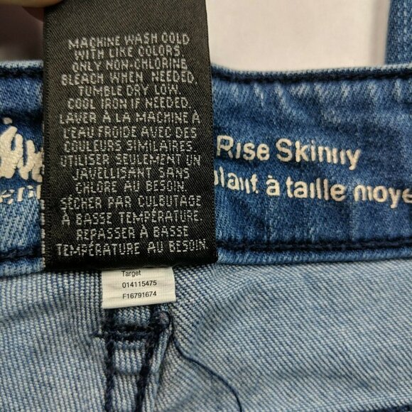 Mossimo Mid Rise Skinny Jeans Destroyed Fleck Size 6/28 - Picture 7 of 7